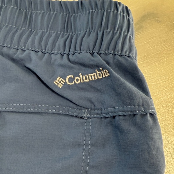 Columbia Windy River Dusty Blue Performance Women’s Shorts - Picture 2 of 5